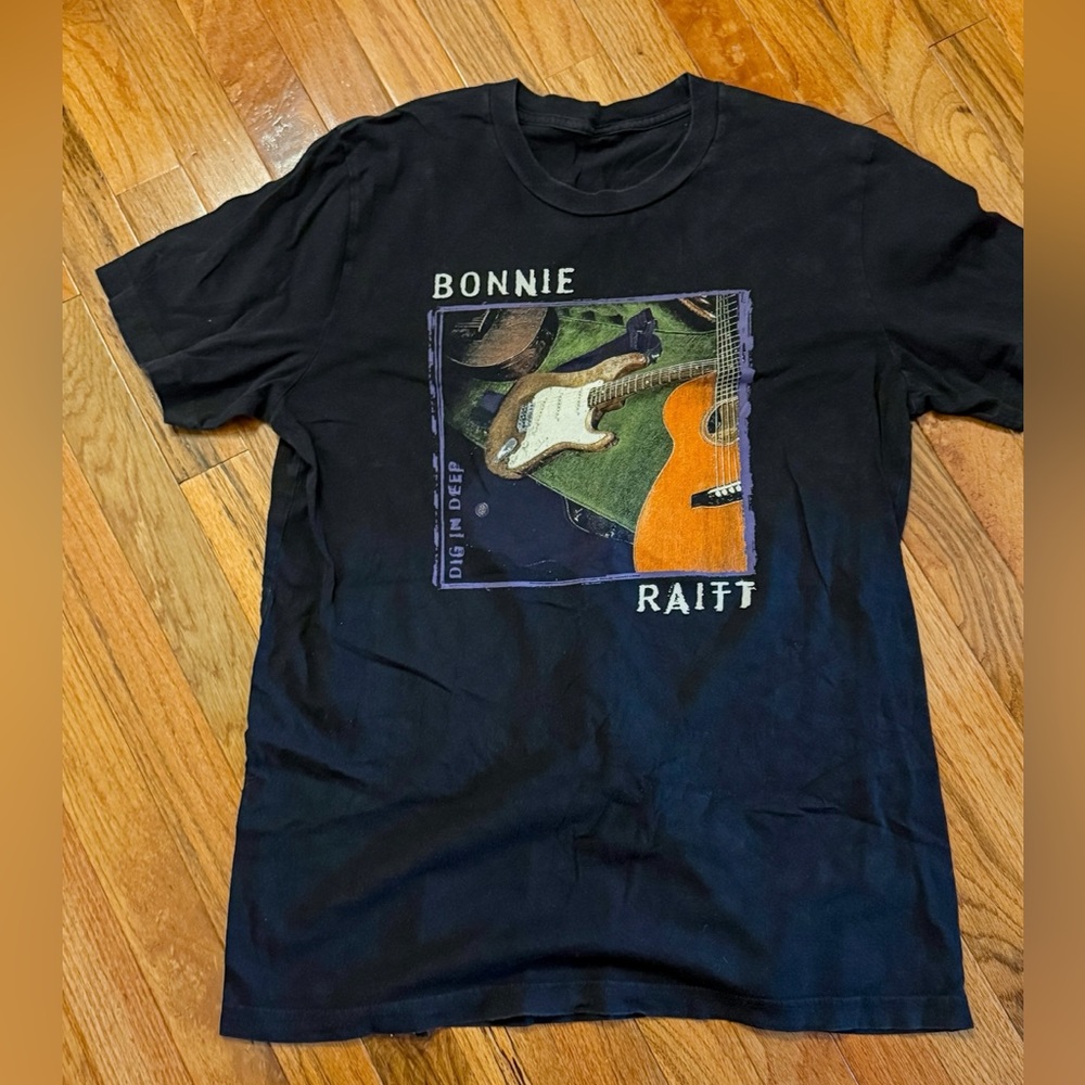 Bonnie Raitt 2017 Tour Tee